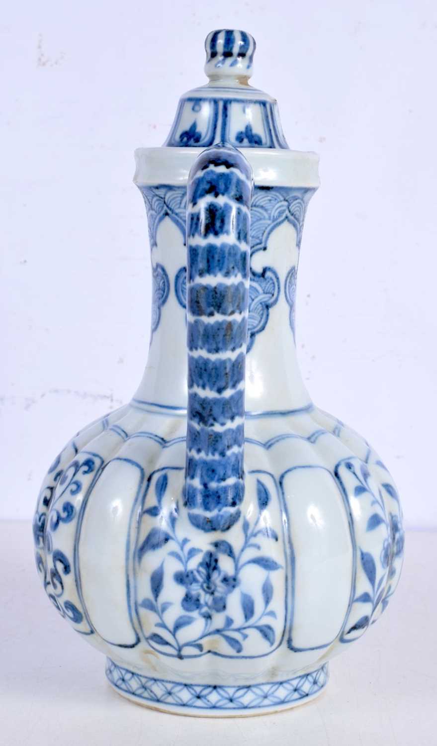 A Chinese porcelain blue and white ewer decorative with foliage 25 cm. - Image 3 of 10