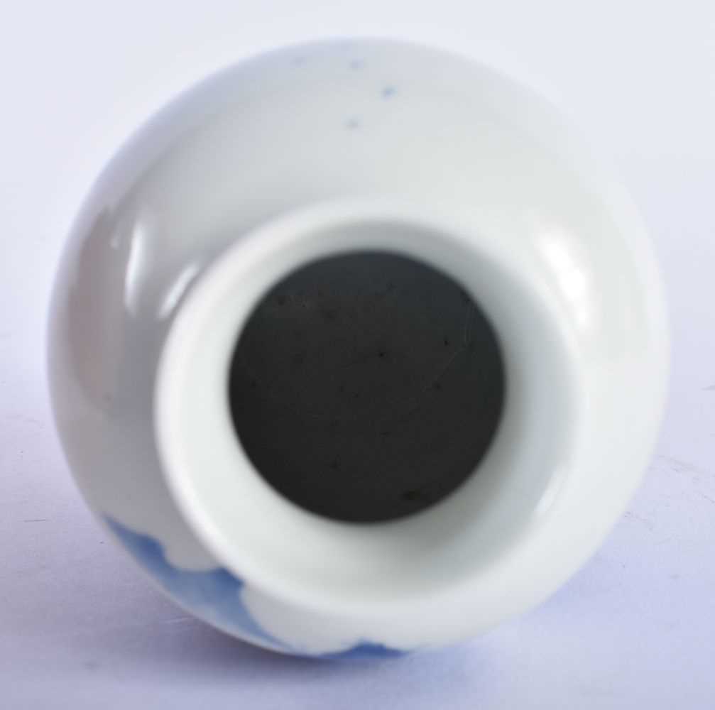 A LATE 19TH CENTURY CHINESE BLUE AND WHITE PORCELAIN VASE bearing Kangxi marks to base. 16.5 cm - Image 3 of 4