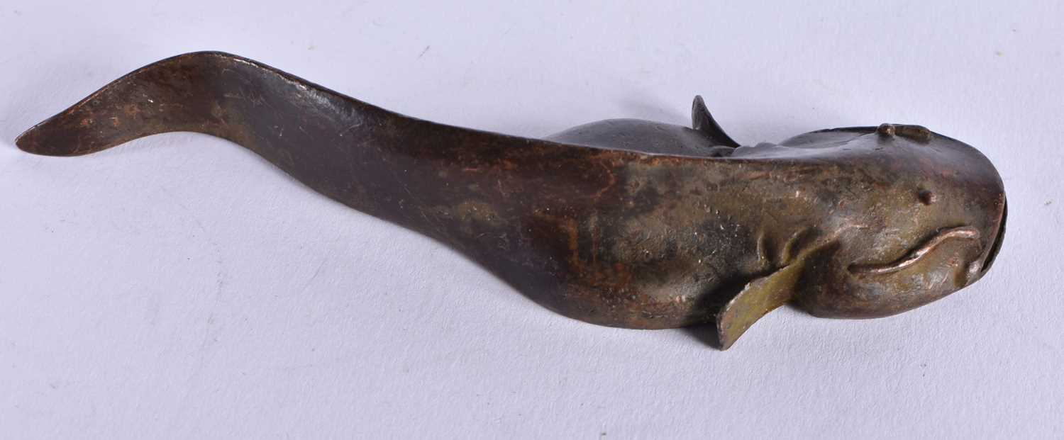 A JAPANESE BRONZE CATFISH OKIMONO. 176 grams. 12.5 cm x 4 cm. - Image 2 of 3