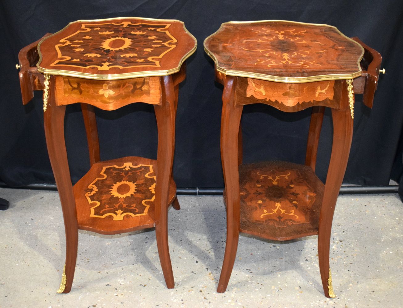 A near pair of Baroque style inlaid Oval 1 drawer tables 72 x 62 x 47 cm (2) - Image 6 of 8