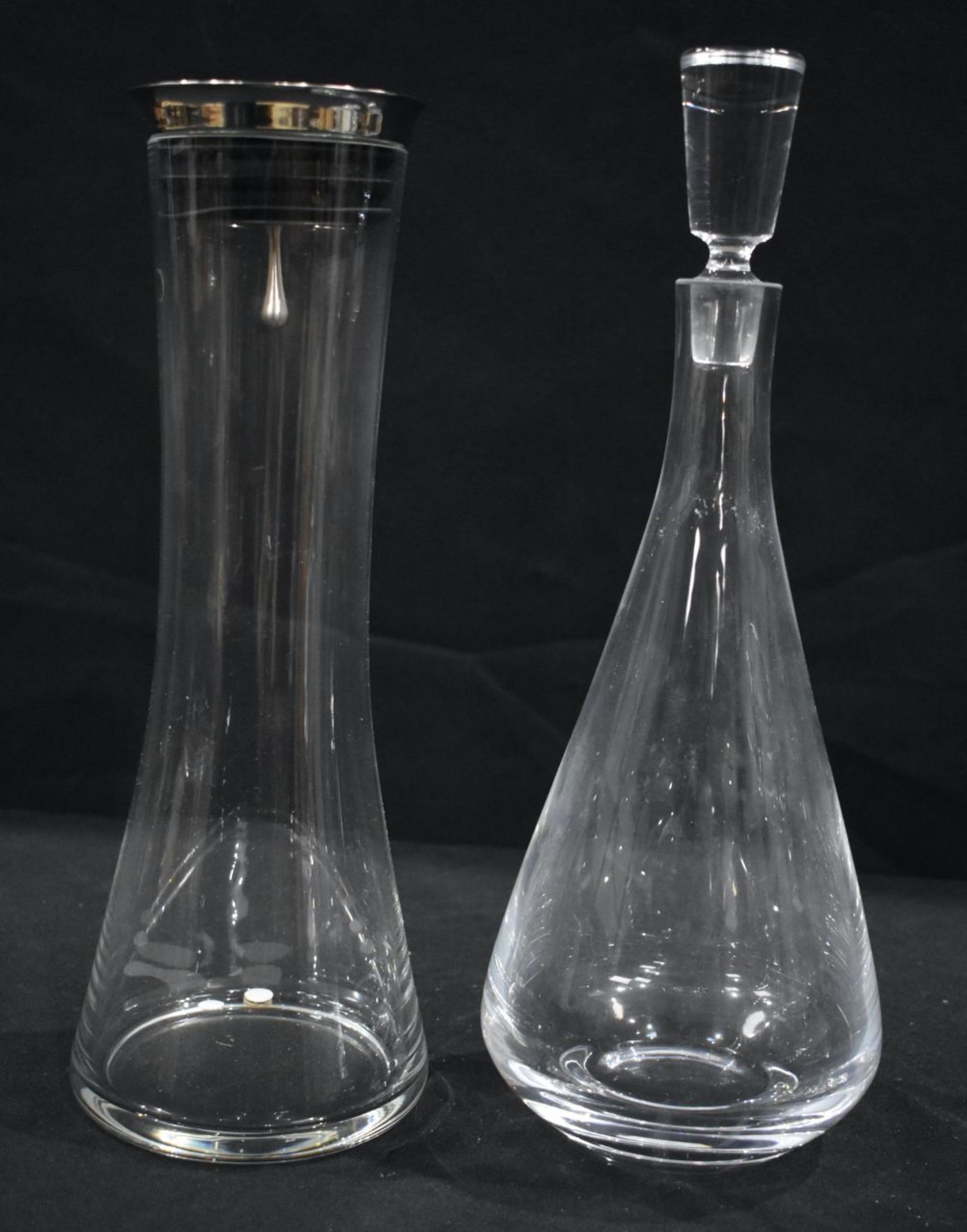 A collection of glass decanters, wine breathers etc (5) - Image 8 of 8