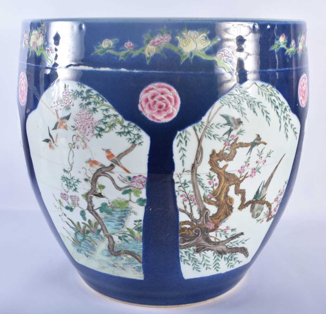 A LARGE 19TH CENTURY CHINESE FAMILLE VERTE PORCELAIN JARDINIERE Qing. 34 cm x 38 cm. - Image 2 of 5