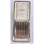 A LOVELY ART DECO FRENCH SILVER GILT AND TWO TONE GOLD CIGARETTE CASE in the manner of Cartier,