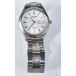 Vintage Seiko Titanium watch, 34mm x 40mm, 18mm bracelet width. Quartz. Working
