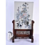 AN UNUSUAL 19TH CENTURY CHINESE PORCELAIN AND HARDWOOD TABLE SCREEN Qing. 50 cm x 22 cm.