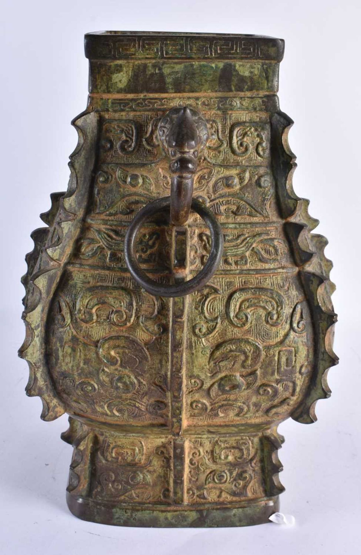 AN EARLY 20TH CENTURY CHINESE TWIN HANDLED BRONZE ARCHAIC VASE Late Qing/Republic, decorated with - Image 4 of 7