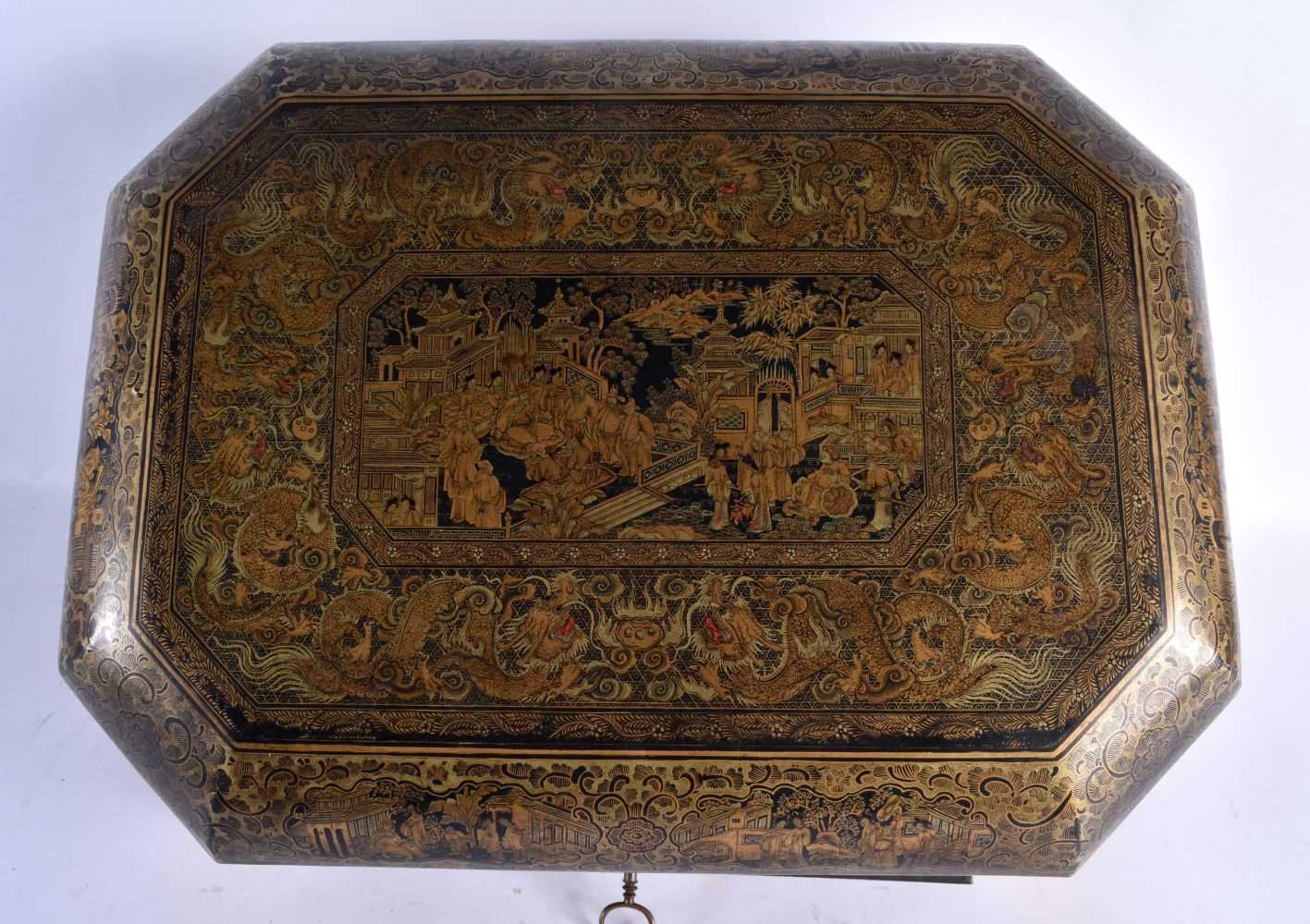 A FINE LATE 18TH/19TH CENTURY CHINESE EXPORT BLACK AND GOLD LACQUER SEWING CASKET Mid Qing, - Image 9 of 13