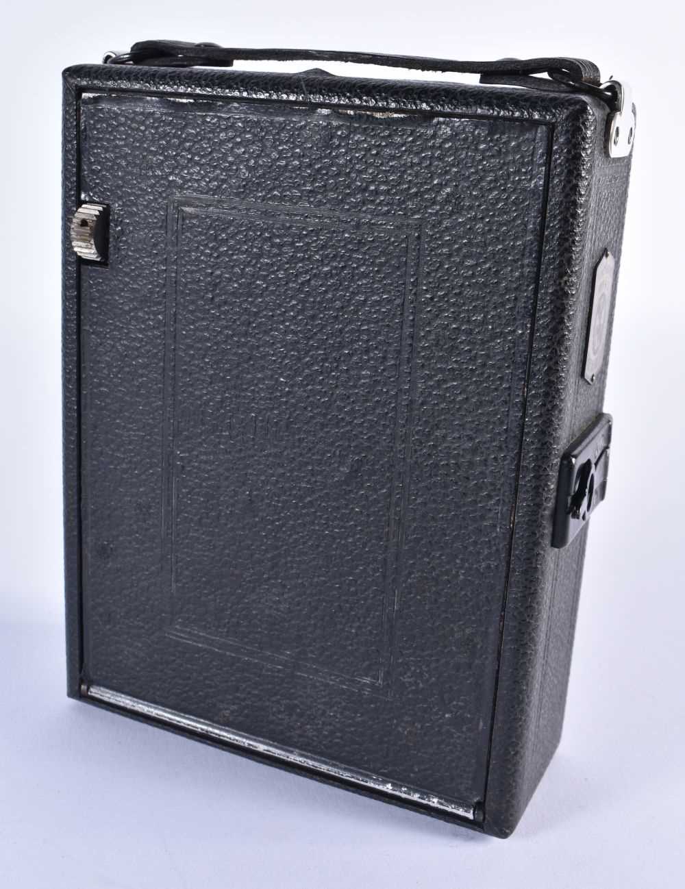 Thowe KW Klappkamera ANTIQUE CAMERA w/ Original Leather Case & Slides. 20 cm x 14 cm. - Image 4 of 5