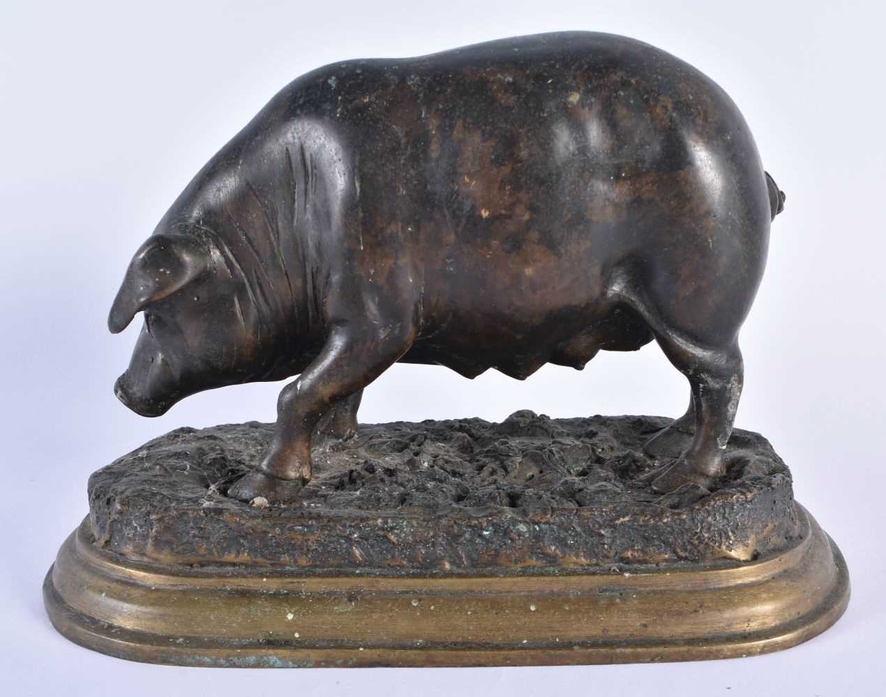AN ANTIQUE FRENCH BRONZE FIGURE OF A TRUFFLE SOW PIG After Jules Moigniez. 22 cm x 16 cm. - Image 3 of 6