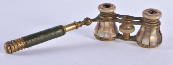 A PAIR OF MOTHER OF PEARL OPERA GLASSES. 21 cm x 8 cm.