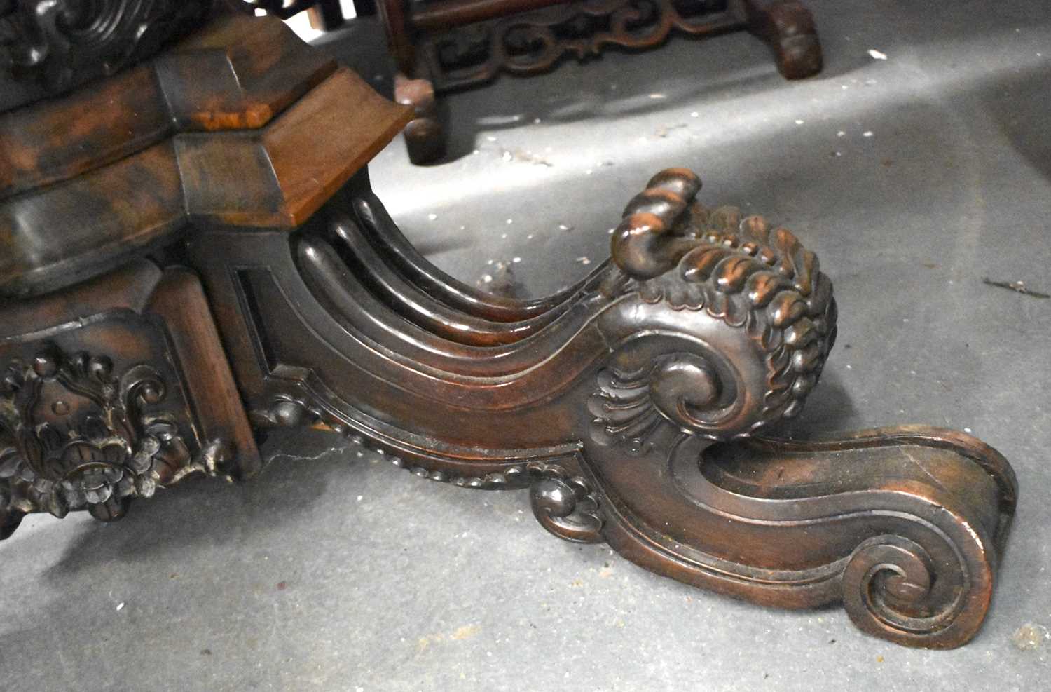 A LARGE 19TH CENTURY CHINESE CARVED HARDWOOD MARBLE INSET TABLE Qing, the banding formed with - Image 19 of 22