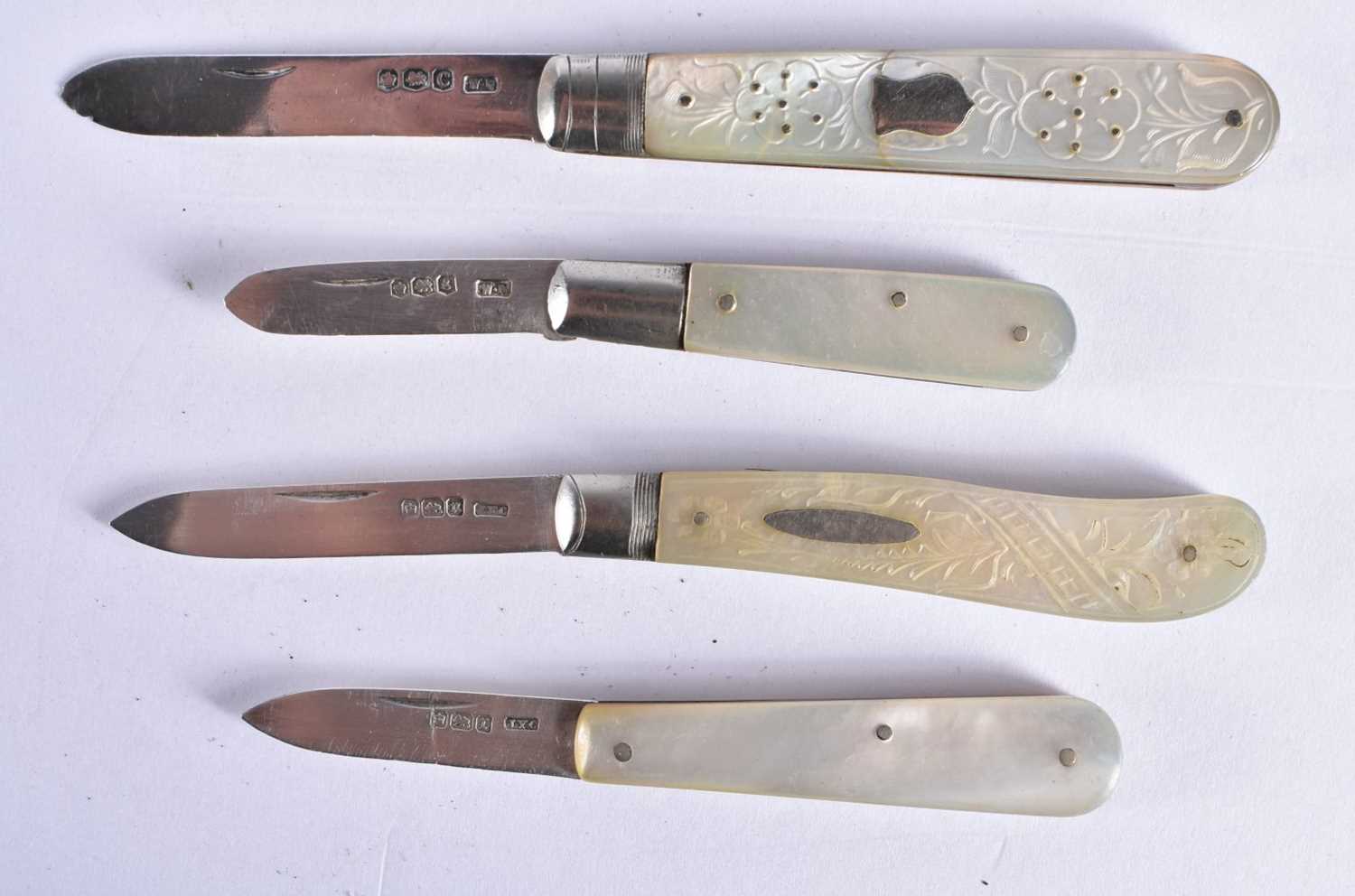 A Collection of Pocket Knives including 6 with Mother of Pearl handles and Silver Blades and 14 - Image 5 of 6