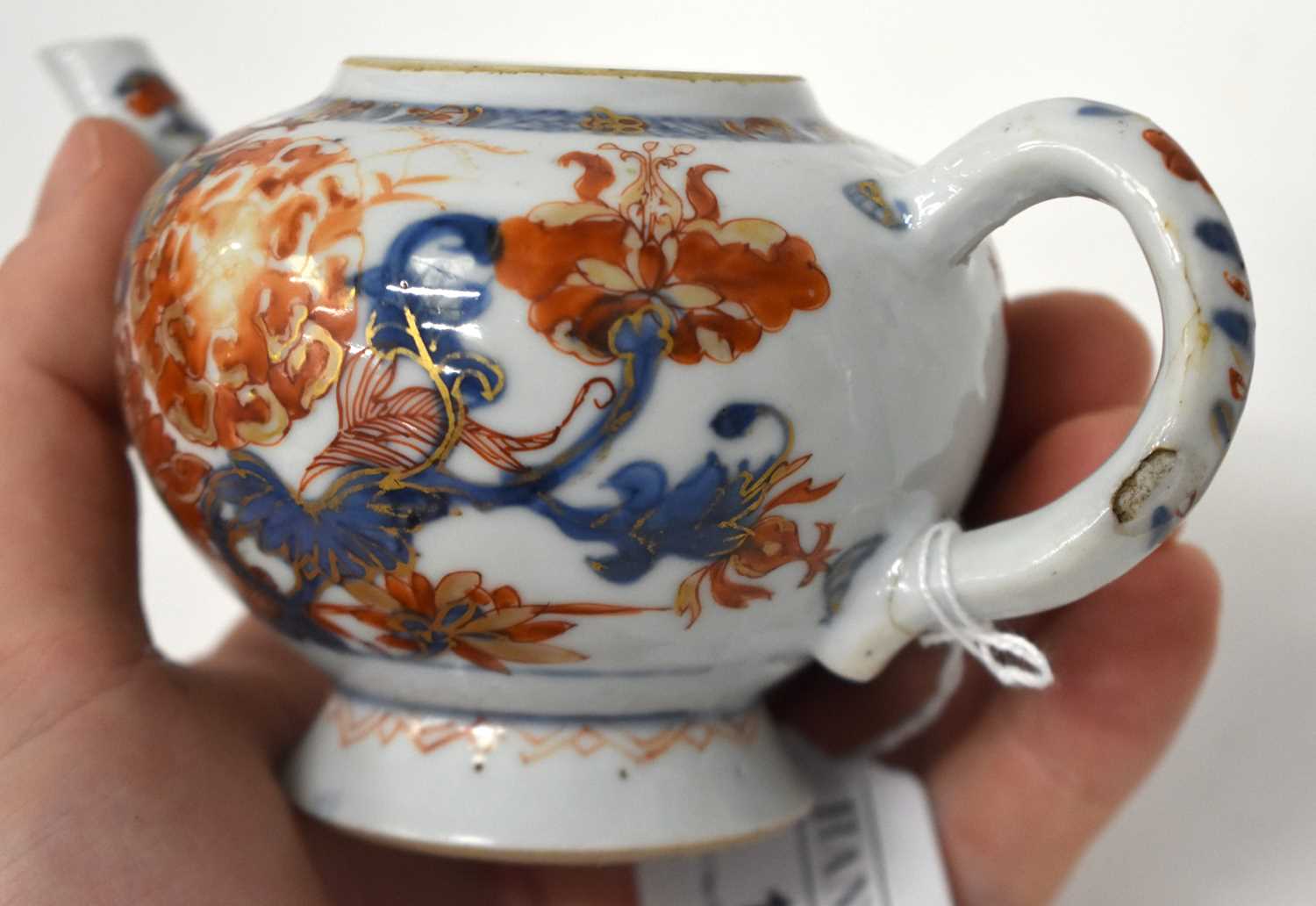 A PAIR OF LATE 17TH/18TH CENTUTYR CHINESE IMARI BLUE AND WHITE PORCELAIN TEAPOTS AND COVERS Kangxi/ - Image 9 of 27