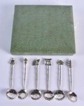 SIX EARLY 20TH CENTURY CHINESE SILVER SPOONS Late Qing/Republic. 21 grams. 8.5 cm long. (6)