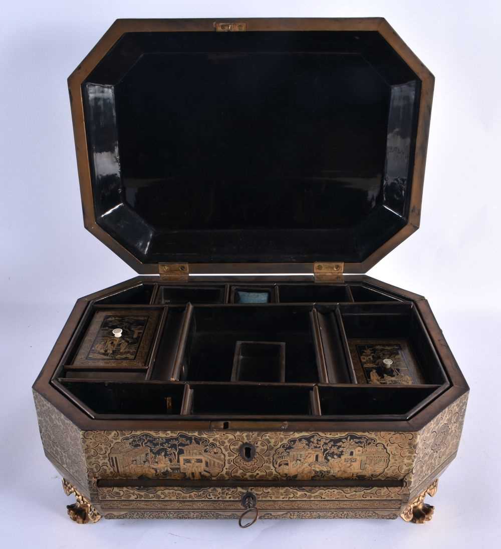 A FINE LATE 18TH/19TH CENTURY CHINESE EXPORT BLACK AND GOLD LACQUER SEWING CASKET Mid Qing, - Image 6 of 13