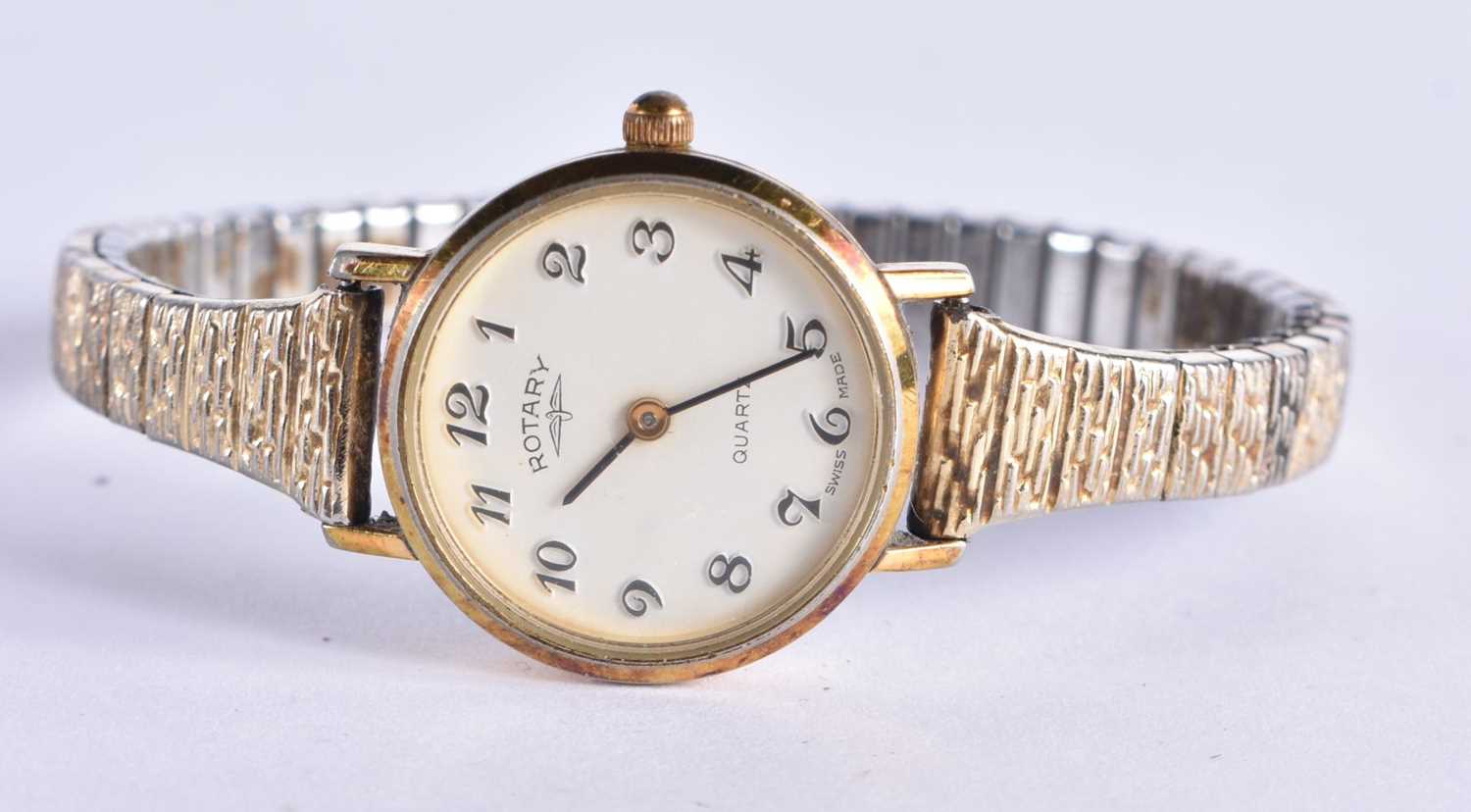 A Ladies Rotary Quartz Watch with expanding strap. Dial 2.4cm incl crown, needs battery. - Image 2 of 3