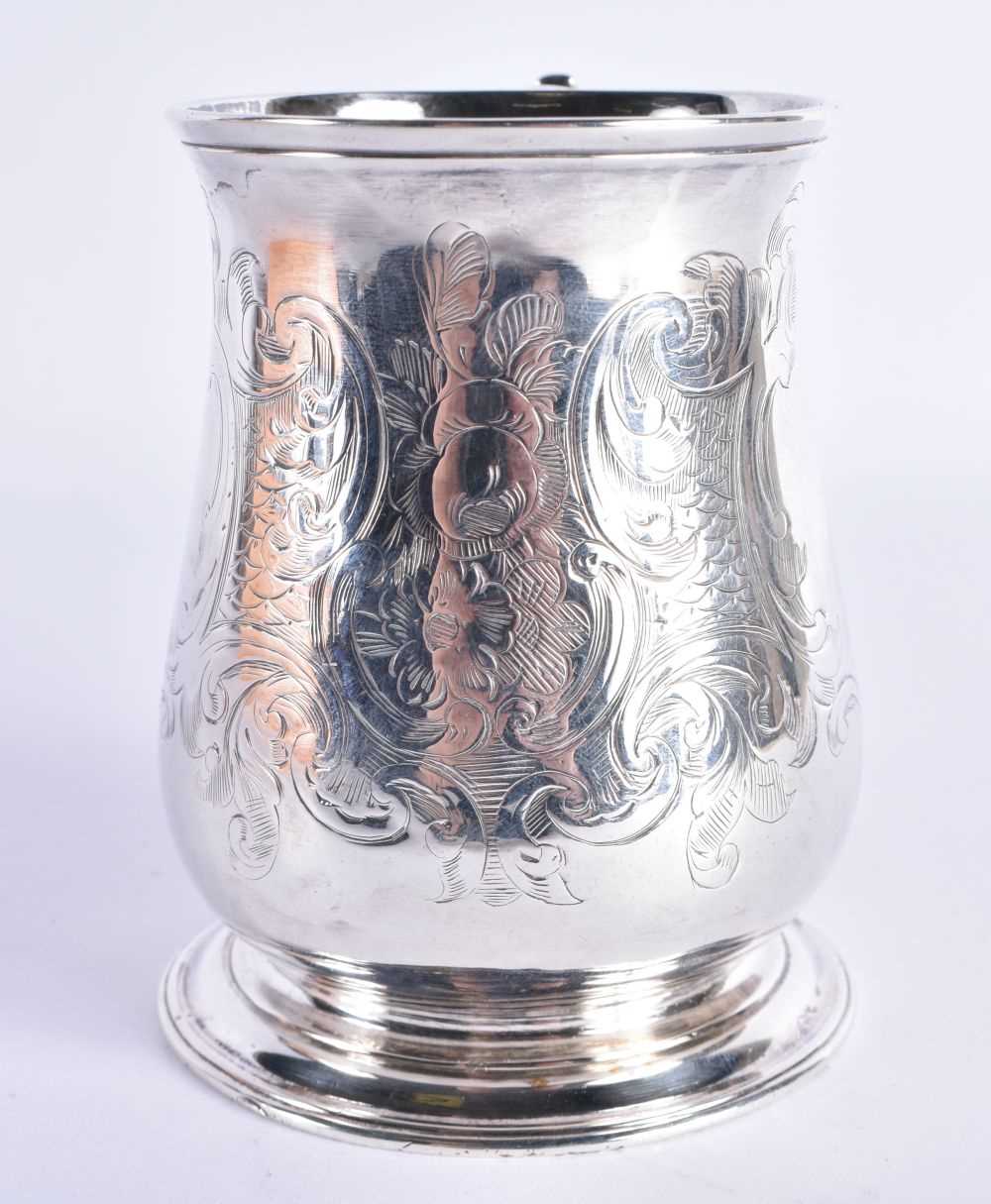 An Early Georgian Silver Tankard with Scroll Decoration and Vacant Cartouche. Hallmarked London - Bild 2 aus 5