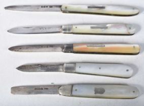 Five Victorian Silver Blade Fruit Knives with Mother of Pearl Handles. Hallmarks include Sheffield