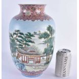 A FINE EARLY 20TH CENTURY CHINESE FAMILLE ROSE PORCELAIN LANTERN VASE Late Qing/Republic, painted