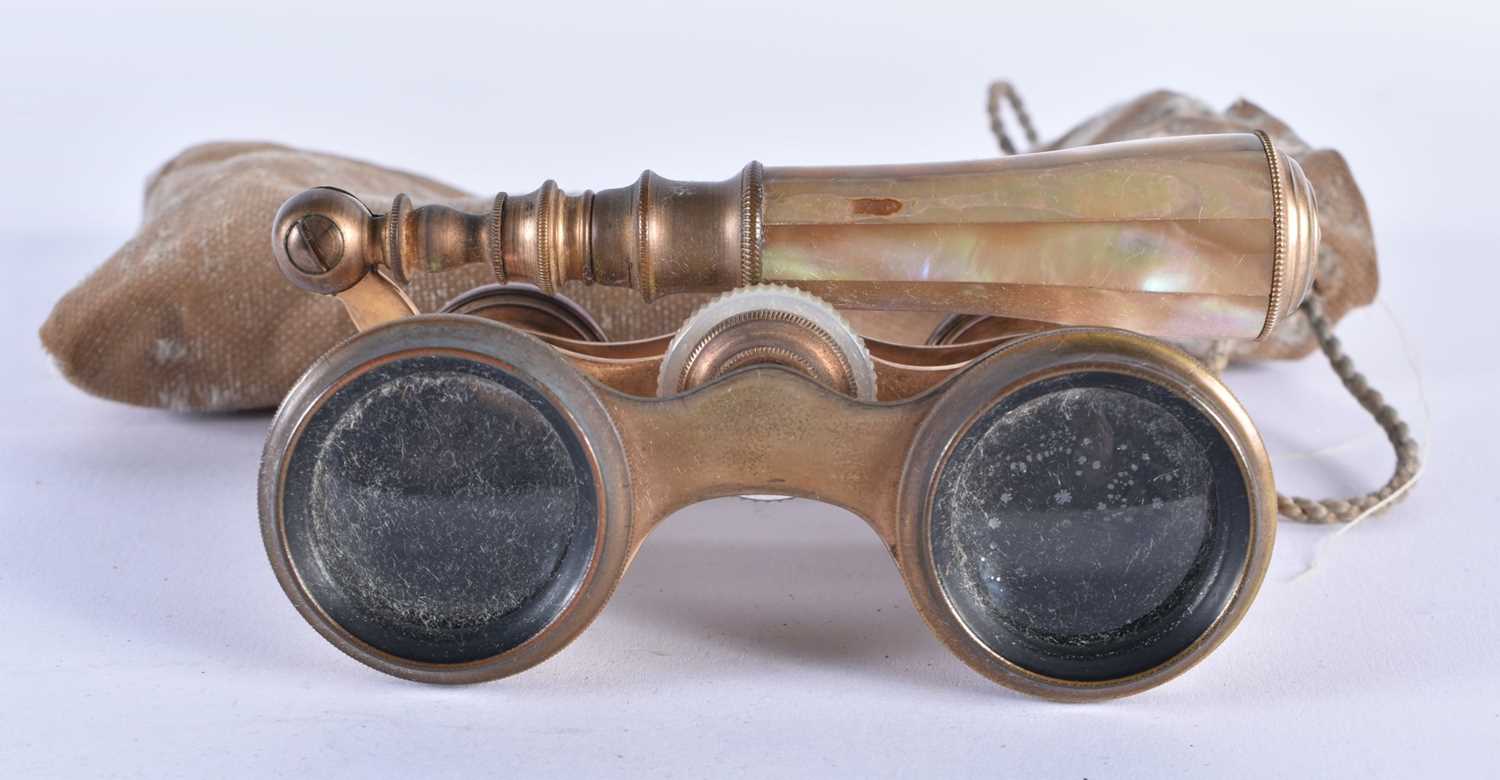 A PAIR OF MOTHER OF PEARL OPERA GLASSES. 18 cm wide extended.