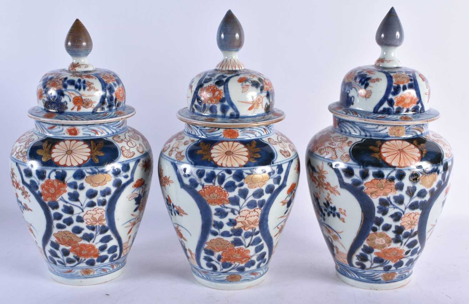 AN 18TH CENTURY JAPANESE EDO PERIOD IMARI PORCELAIN GARNITURE OF VASES painted with flowers. Largest - Image 3 of 8