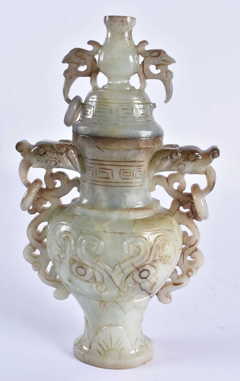 AN EARLY 20TH CENTURY CHINESE CARVED TWIN HANDLED JADE VASE AND COVER Late Qing/Republic. 19 cm x 10 - Image 5 of 8