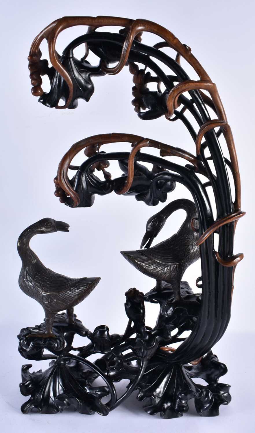 A RARE LARGE CHINESE QING DYNASTY BRONZE AND LACQUER STAND modelled as two birds, modelled upon a - Image 6 of 17