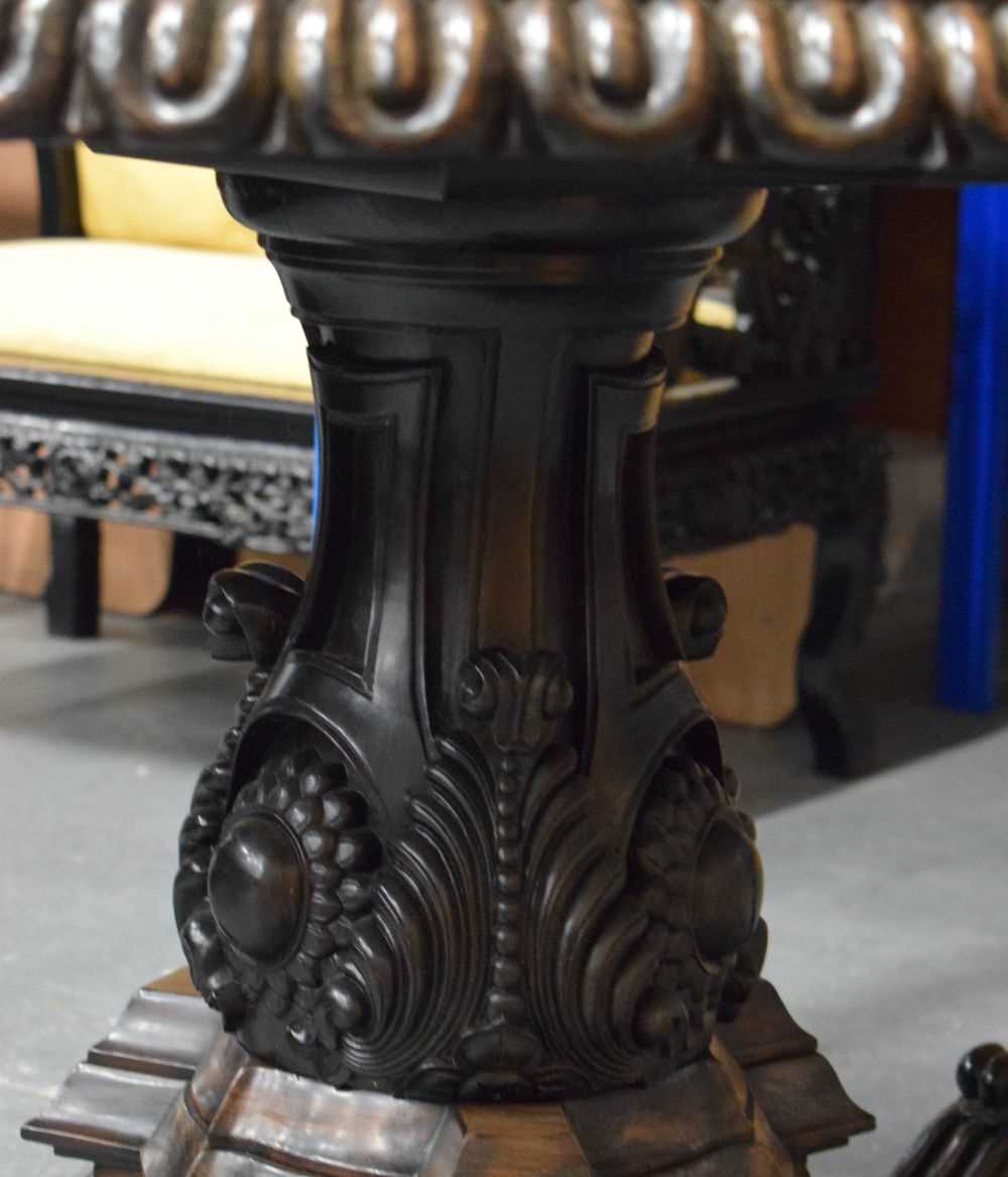 A LARGE 19TH CENTURY CHINESE CARVED HARDWOOD MARBLE INSET TABLE Qing, the banding formed with - Image 3 of 22