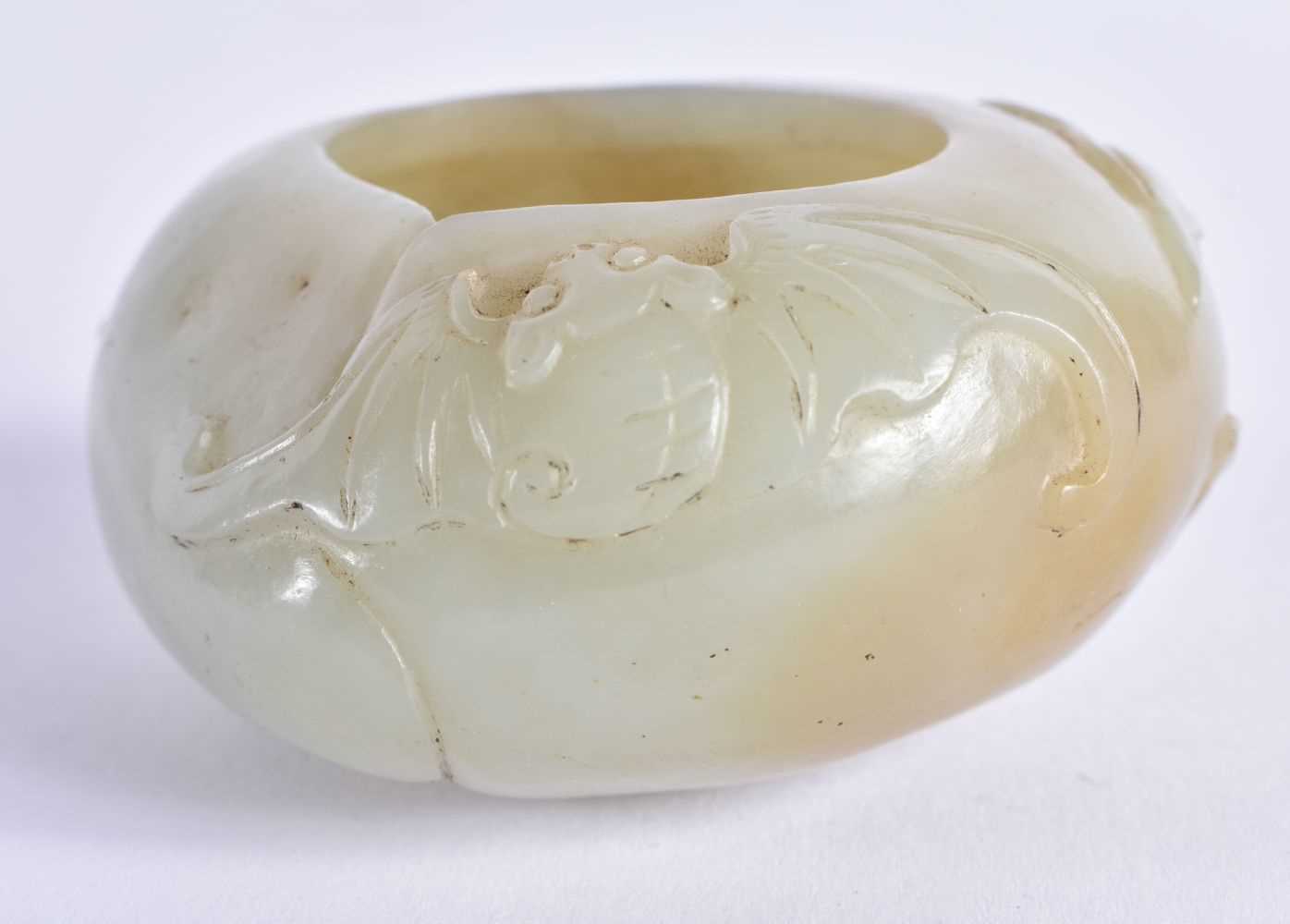 A GOOD 19TH CENTURY CHINESE CARVED JADE BRUSH WASHER Qing, of well hollowed form, overlaid with bats - Image 3 of 12