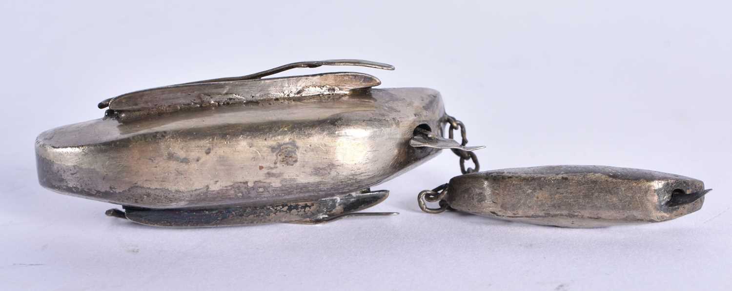 A RARE LATE 19TH CENTURY CHINESE SILVER AND ENAMEL BOAT Late Qing, together with another silver boat - Image 7 of 10