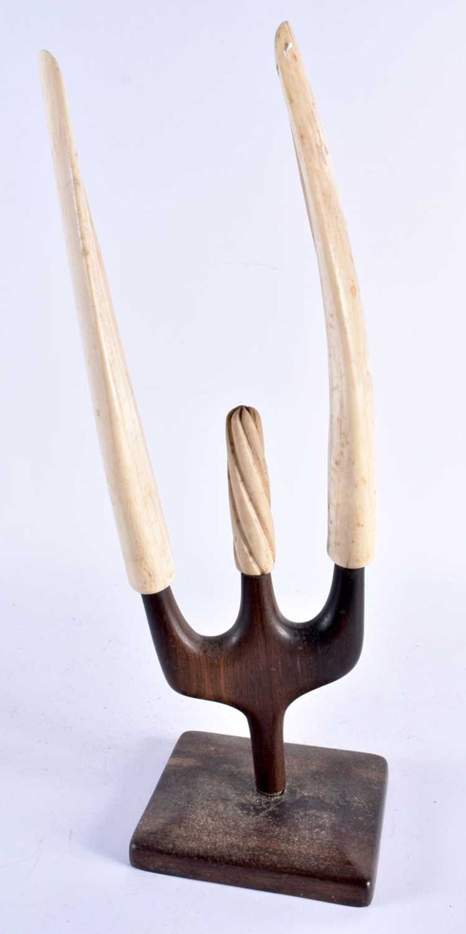 AN EDWARDIAN WORT HOG BONE ROSEWOOD SCULPTURE. 40 cm high. - Image 3 of 4