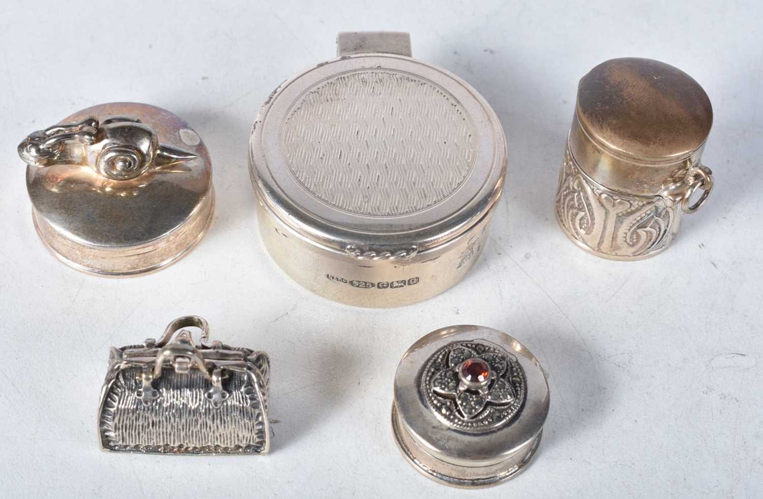 Five Silver Pill Boxes. Various Marks incl Birmingham 2006. Largest 4.4cm x 2cm, total weight 91g (