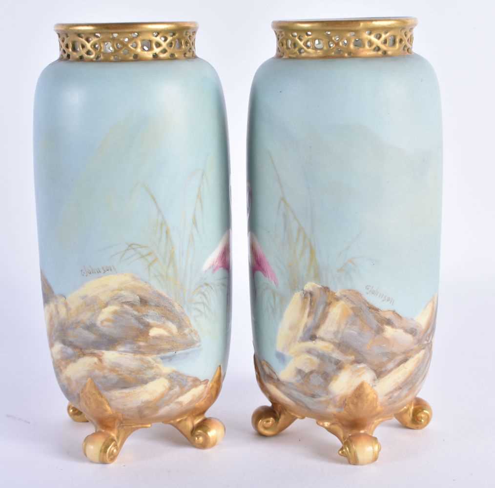 A CHARMING PAIR OF ROYAL WORCESTER RETICULATED PORCELAIN FLAMENGO VASES by Charlie Johnson. 14 cm - Image 2 of 5