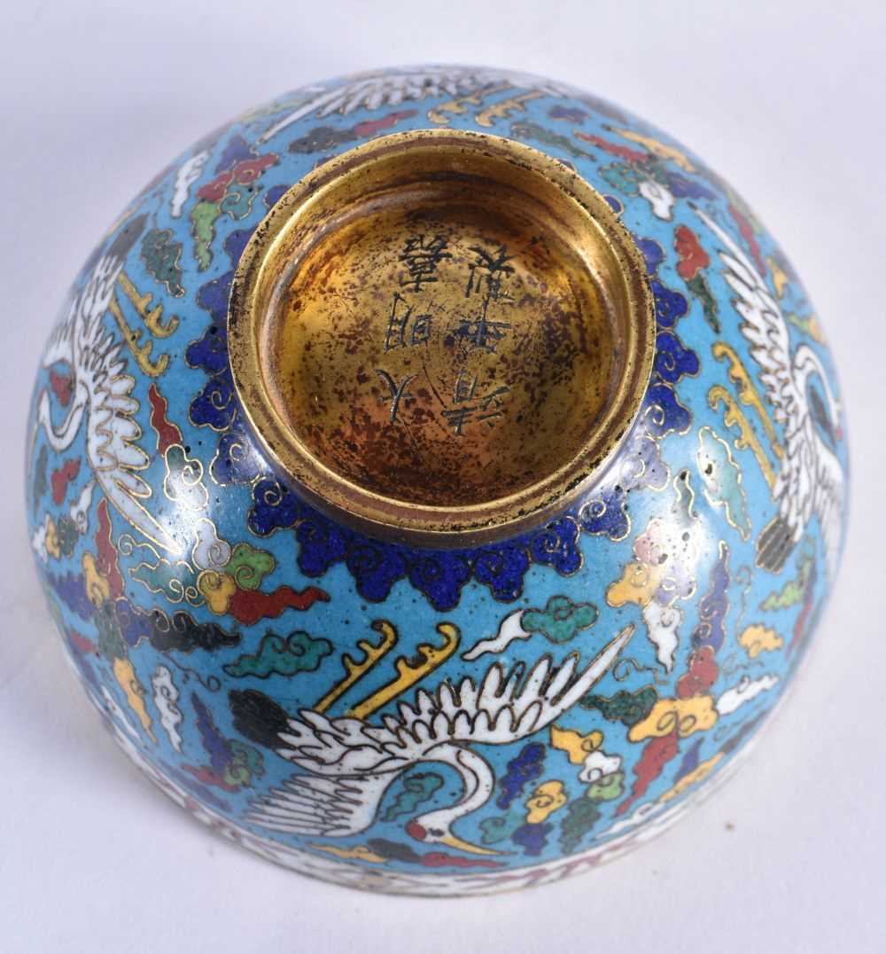 A FINE PAIR OF CLOISONNE ENAMEL BRONZE BOWLS Jiajing mark and probably of the period, decorated on a - Image 8 of 16
