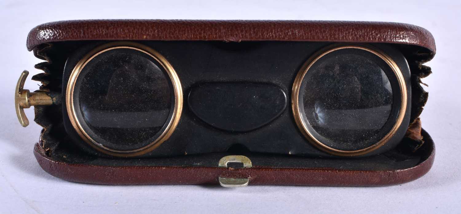 TWO UNUSUAL PAIRS OF ANTIQUE OPERA GLASSES. Largest 8 cm x 6 cm. (2) - Image 6 of 16