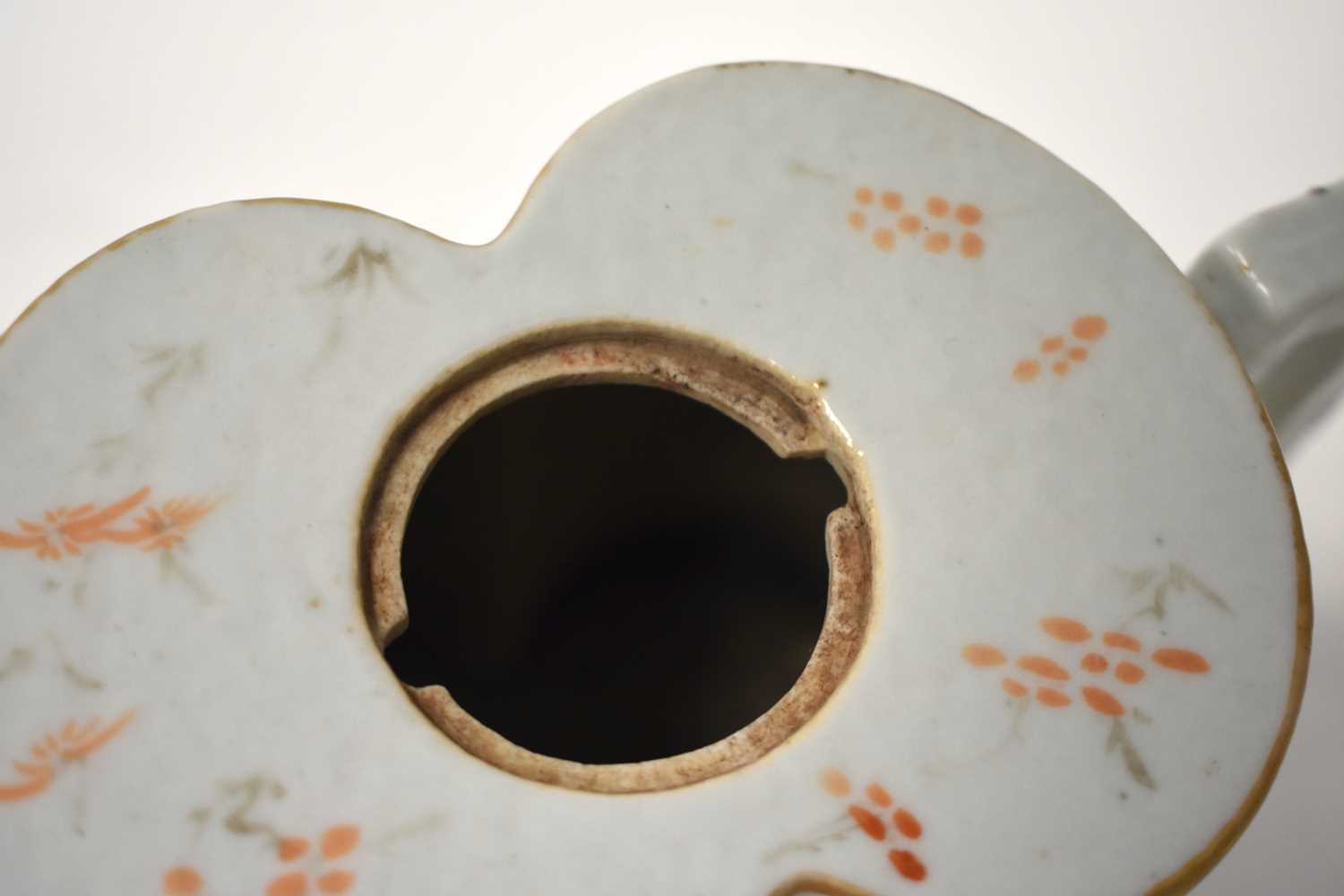 A LATE 19TH CENTURY CHINESE FAMILLE ROSE PORCELAIN GOURD FORM TEPAOT AND COVER Guangxu, painted with - Image 15 of 26