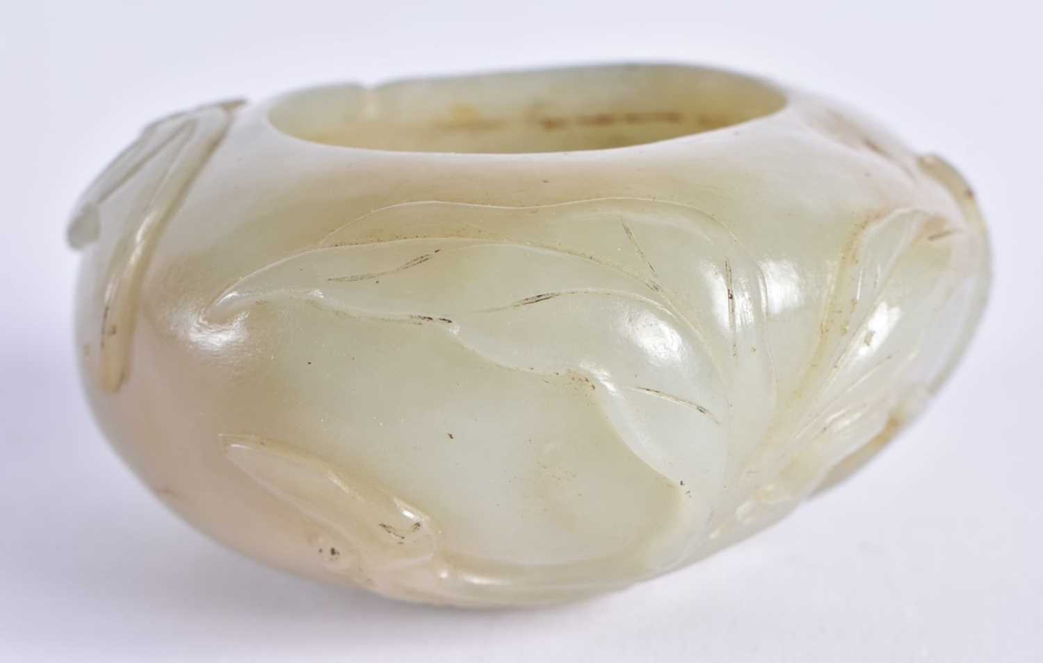 A GOOD 19TH CENTURY CHINESE CARVED JADE BRUSH WASHER Qing, of well hollowed form, overlaid with bats - Image 4 of 12