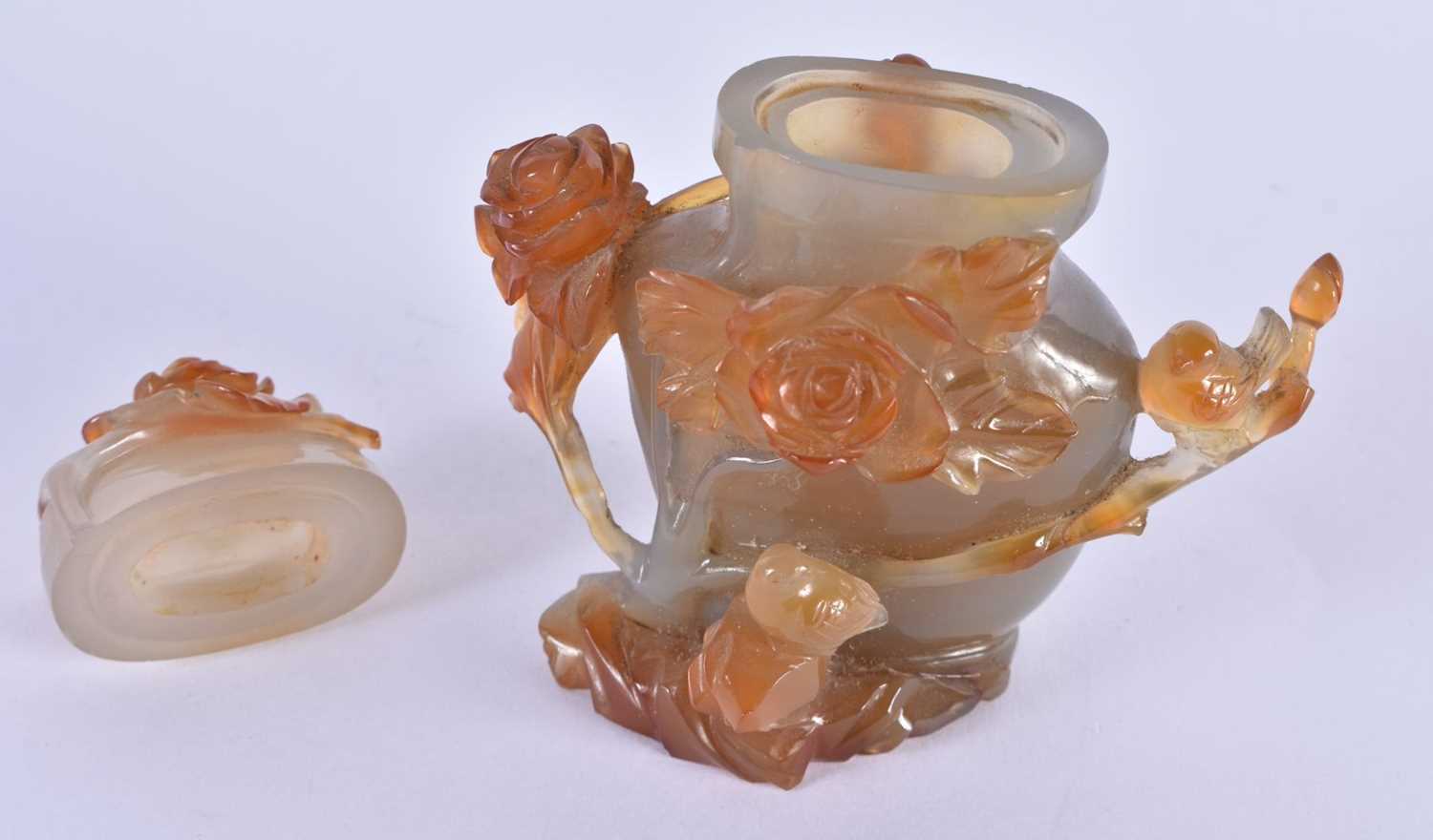 A 19TH CENTURY CHINESE CARVED AGATE VASE AND COVER Qing, overlaid with flowers and vines. 10 cm x - Image 3 of 4