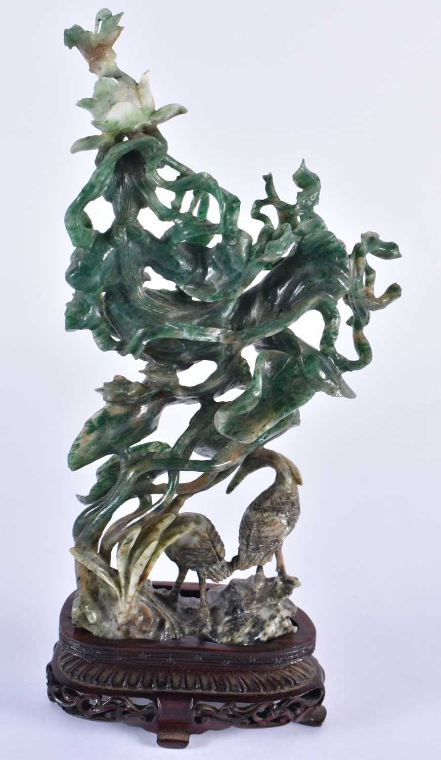 A LARGE EARLY 20TH CENTURY CHINESE CARVED TRI COLOUR JADEITE FIGURE OF AN IMMORTAL Late Qing/ - Image 4 of 6