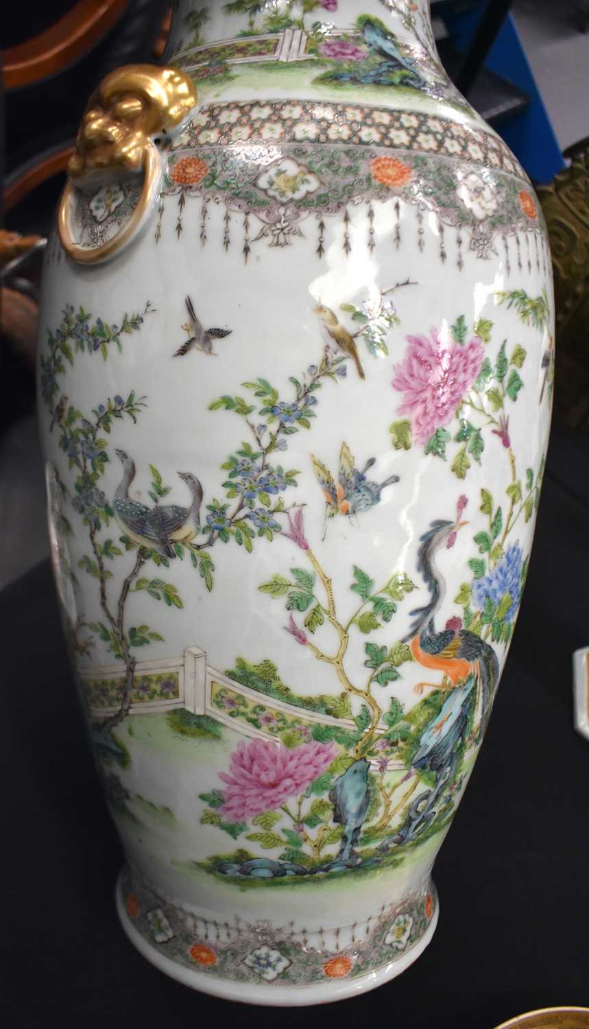 A VERY LARGE PAIR OF 19TH CENTURY CHINESE FAMILLE VERTE PORCELAIN VASES Qing, painted with birds - Image 16 of 31