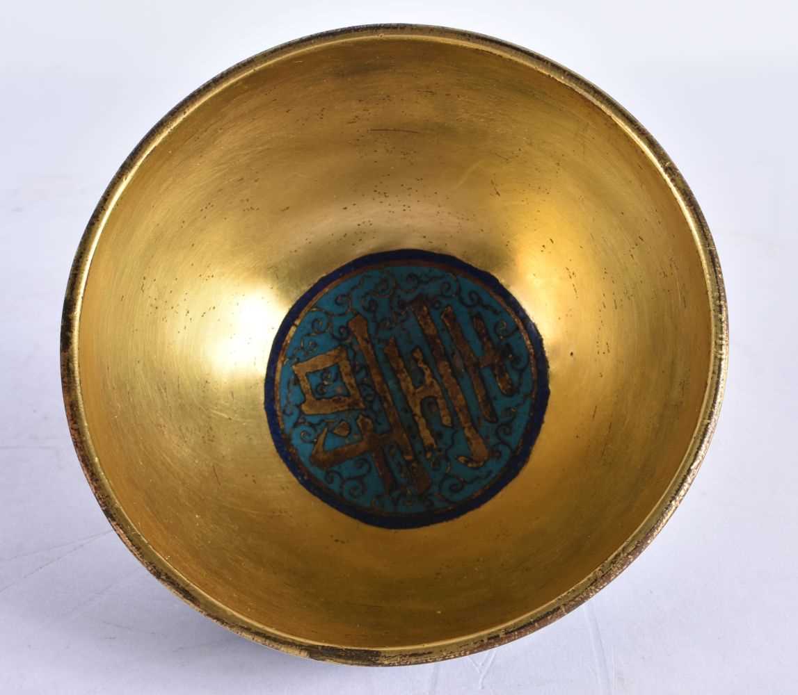 A FINE PAIR OF CLOISONNE ENAMEL BRONZE BOWLS Jiajing mark and probably of the period, decorated on a - Image 7 of 16