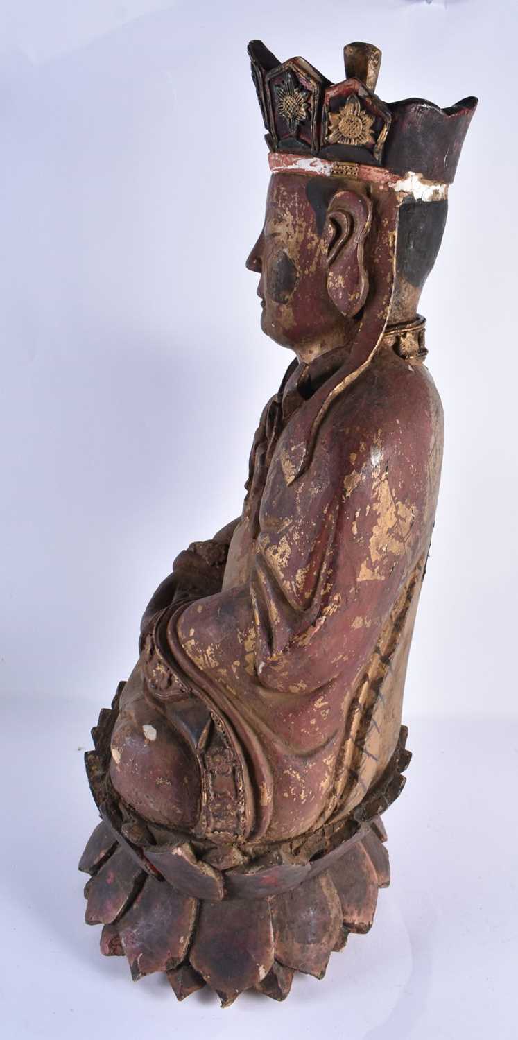 A VERY LARGE 17TH CENTURY CHINESE POLYCHROMED LACQUERED WOOD FIGURE OF A SEATED BUDDHA Late Ming, - Image 6 of 9