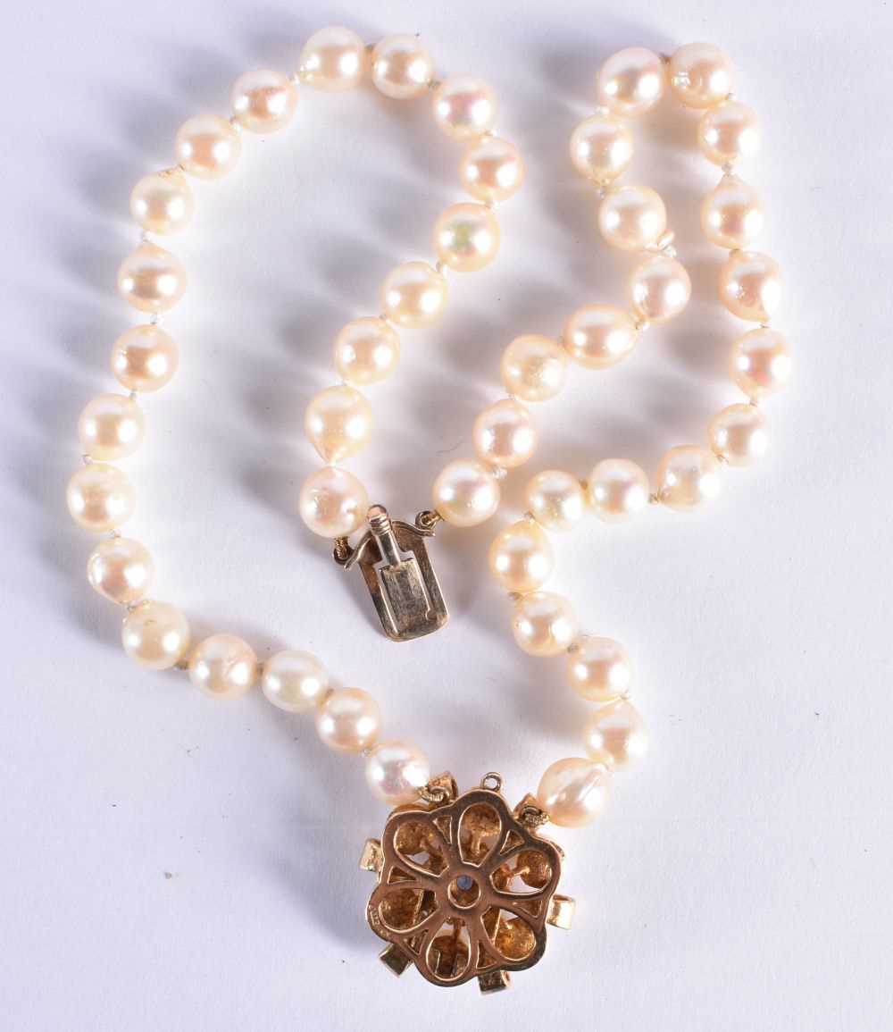 AN EDWARDIAN 9CT GOLD AND PEARL NECKLACE. 25 grams. 19 cm long. - Image 3 of 3