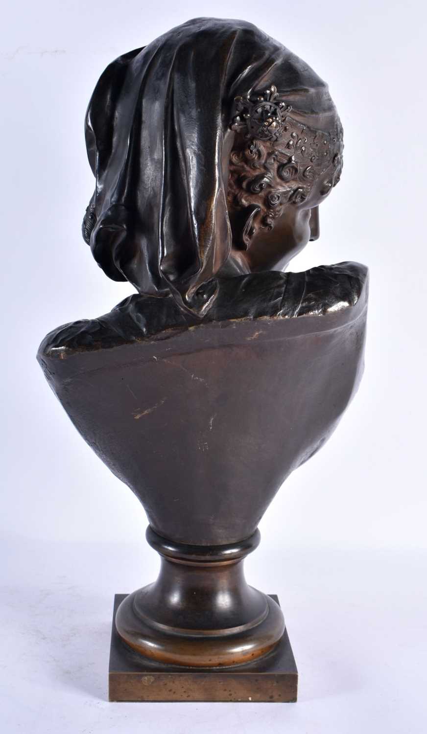 Luca Madrasi (1848-1919) Bronze, Female bust. 44 cm x 19 cm. - Bild 3 aus 5