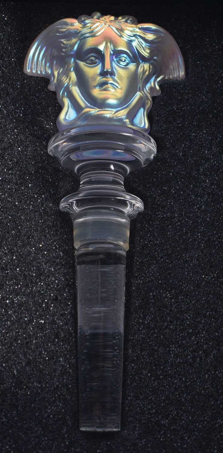 A VERSACE ROSENTHAL IRIDESCENT GLASS BOTTLE STOPPER. 14 cm long. - Bild 2 aus 4