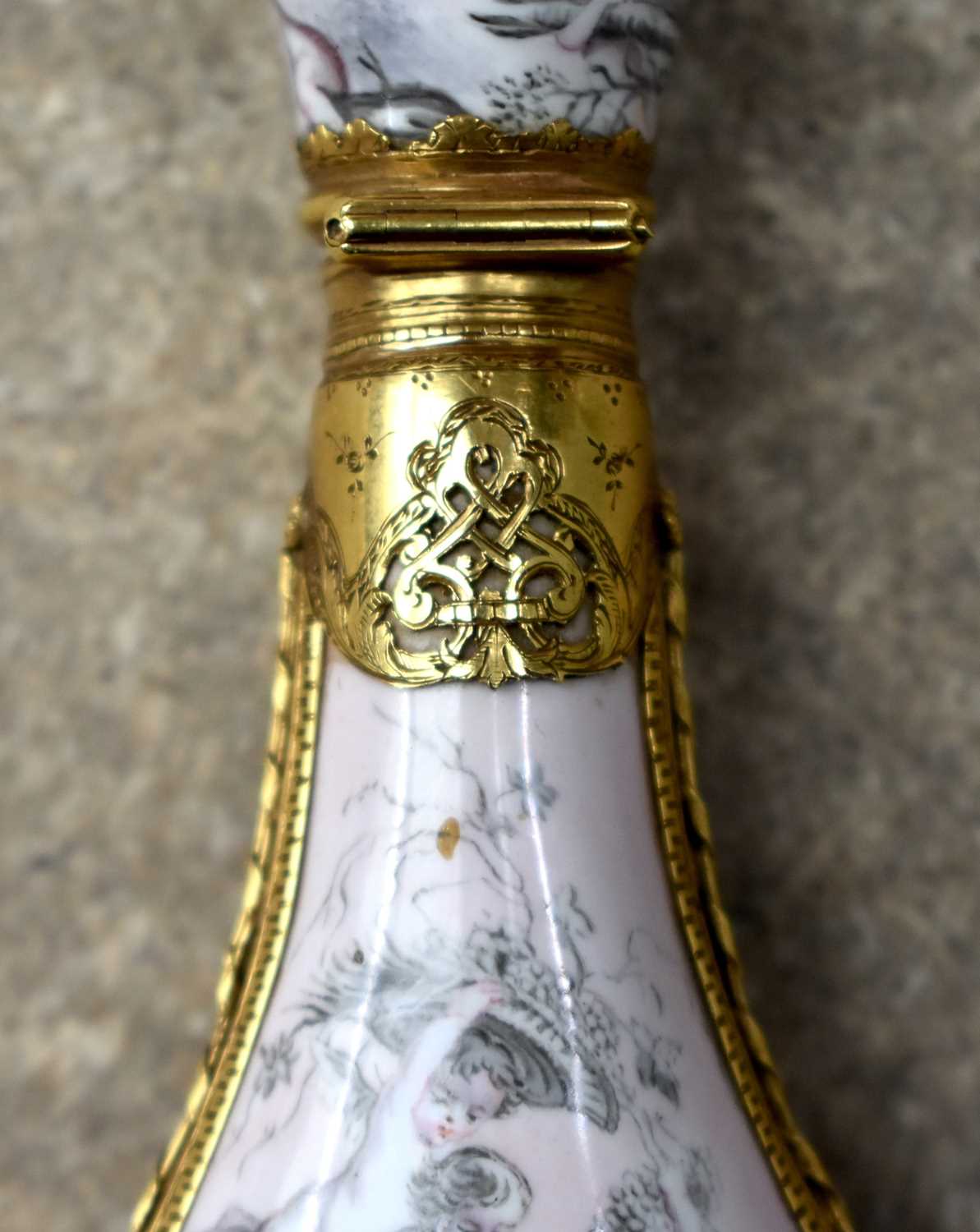 A FINE EARLY 19TH CENTURY VIENNESE ENAMEL AND ENGRAVED BRONZE SCENT BOTTLE AND STOPPER beautifully - Image 12 of 20