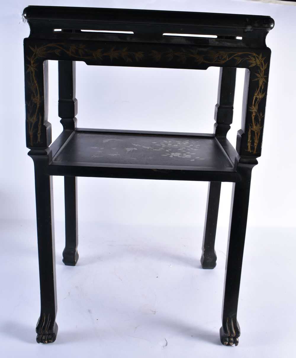 A VERY FINE 18TH/19TH CENTURY JAPANESE EDO PERIOD LACQUERED TABLE CABINET by Tsurushita Chouji, upon - Bild 26 aus 32