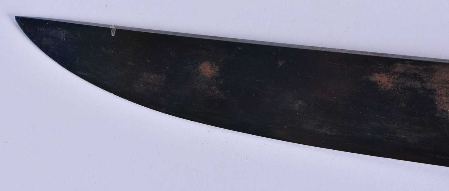 A 19TH CENTURY JAPANESE MEIJI PERIOD WAKIZASHI SWORD decorated with circular moon motifs to the - Image 5 of 9