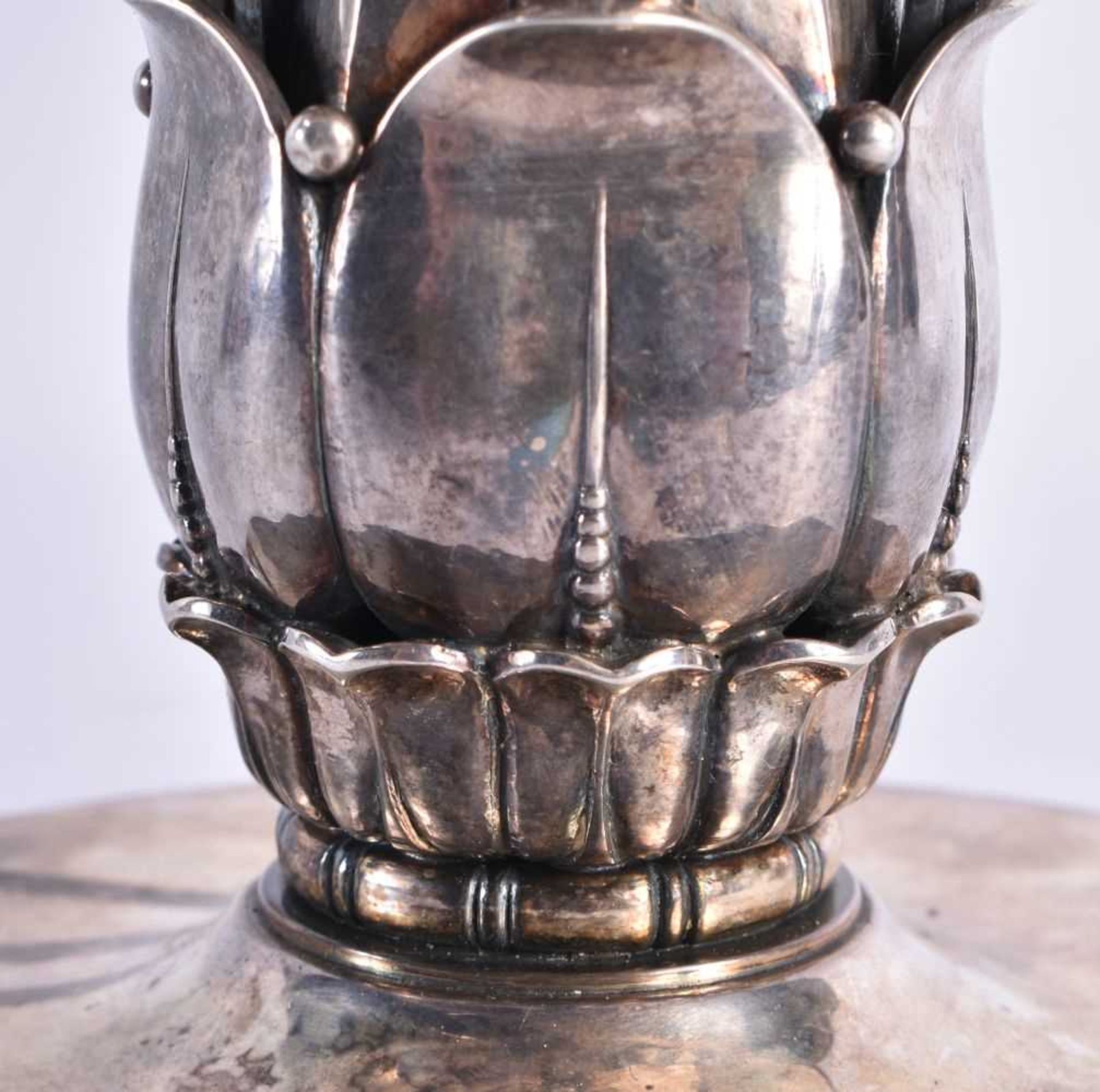 A LOVELY LARGE ENGLISH SILVER ART NOUVEAU STYLE PEDESTAL BOWL by Robert Edgar Stone, formed with a - Image 2 of 6