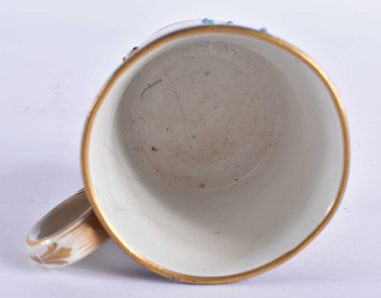 AN EARLY 19TH CENTURY FRENCH SEVRES JEWELLED PORCELAIN CABINET CUP AND SAUCER painted with a - Image 7 of 8